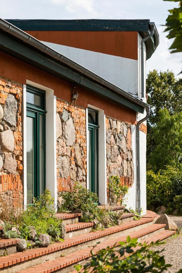 Mitten In Der Natur : Ferienwohnung Mit 3 Schlafzimmern, Neu Eingerichtet Neu Gaarz Экстерьер фото
