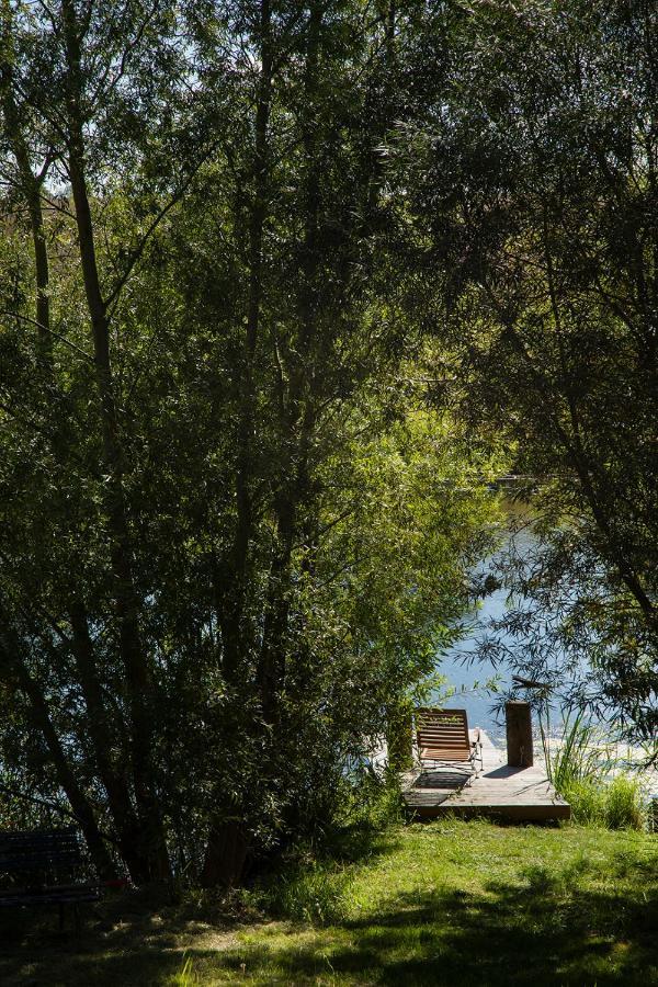 Mitten In Der Natur : Ferienwohnung Mit 3 Schlafzimmern, Neu Eingerichtet Neu Gaarz Экстерьер фото